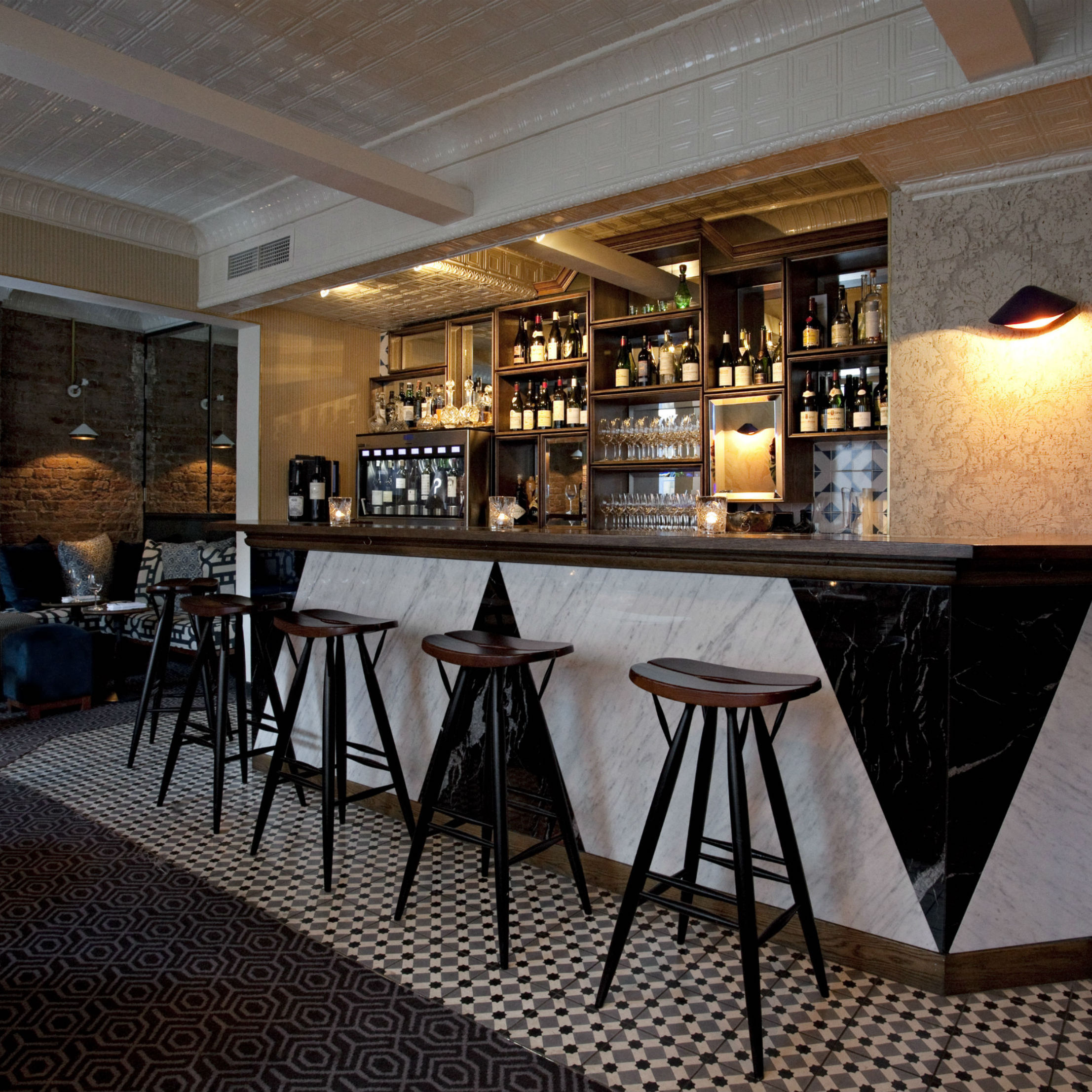Box a table, membership or VIP reservation at Les Compagnie des vins Surnaturels Bar access